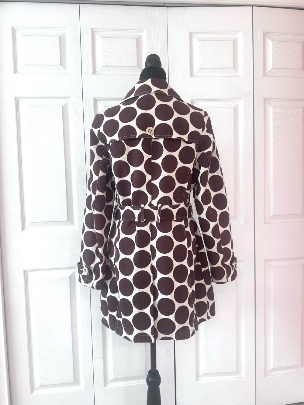 MERONA ~ Chocolate Brown Polka Dot Trench Coat w/Cream Background and Pockets - Picture 7 of 12